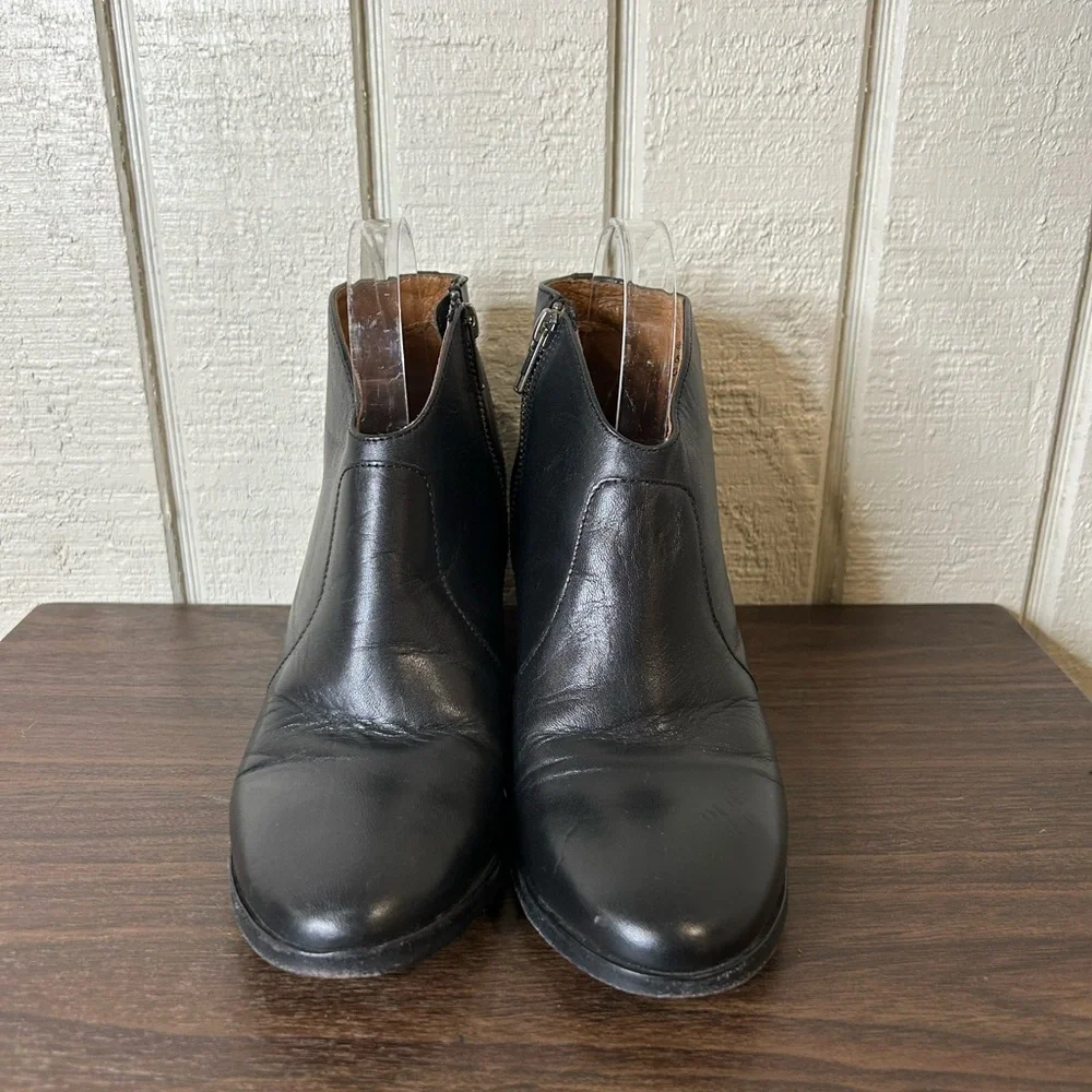 Frye Nora Heeled Ankle Boots in Black, size 8.